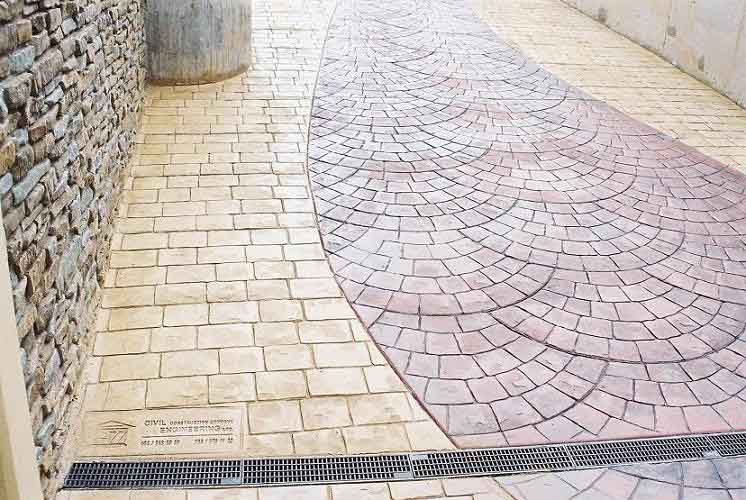 Cómo limpiar superficies Cemento decorativo? Limpiezas Fuenlabrada